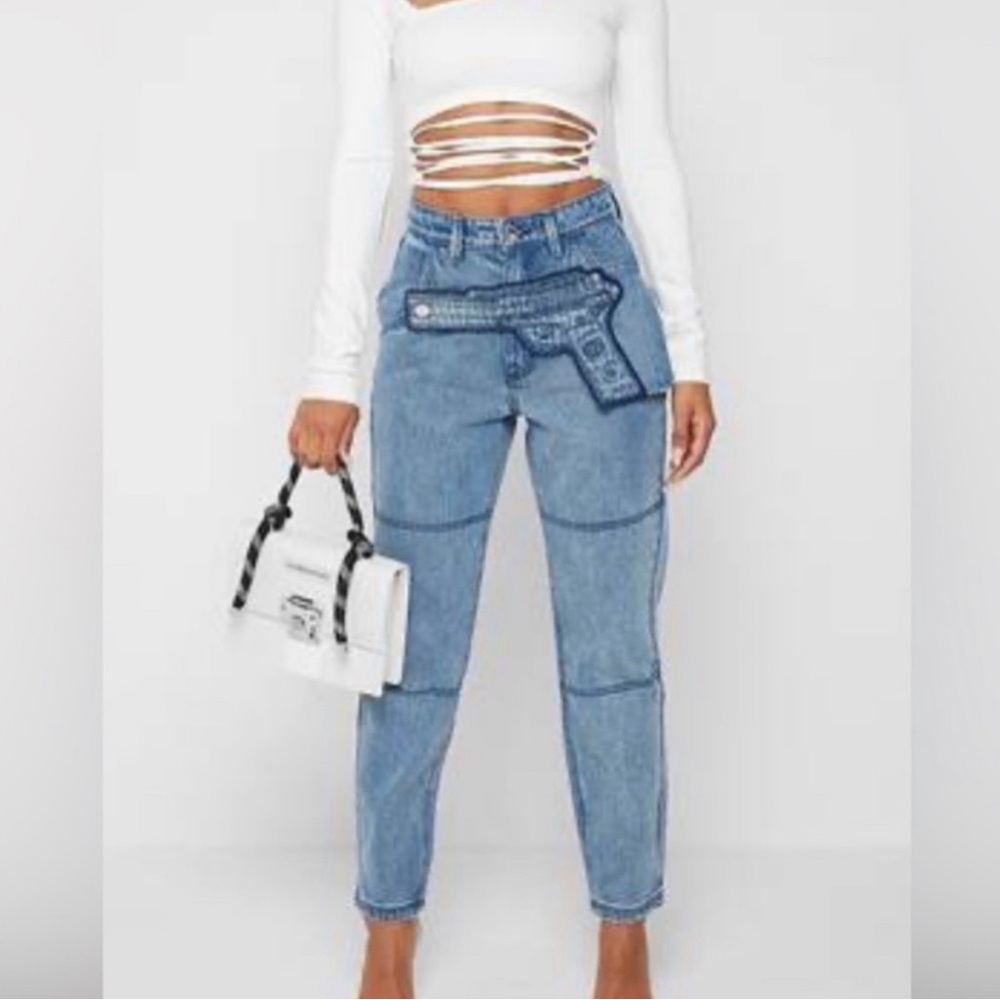 Embroidered gun straight leg jean